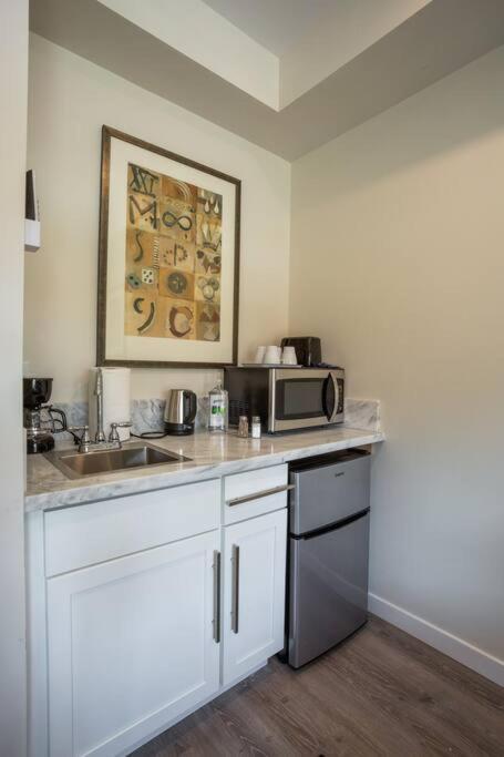 Cute Studio With Large Balcony And Great Park View San Diego Exterior photo