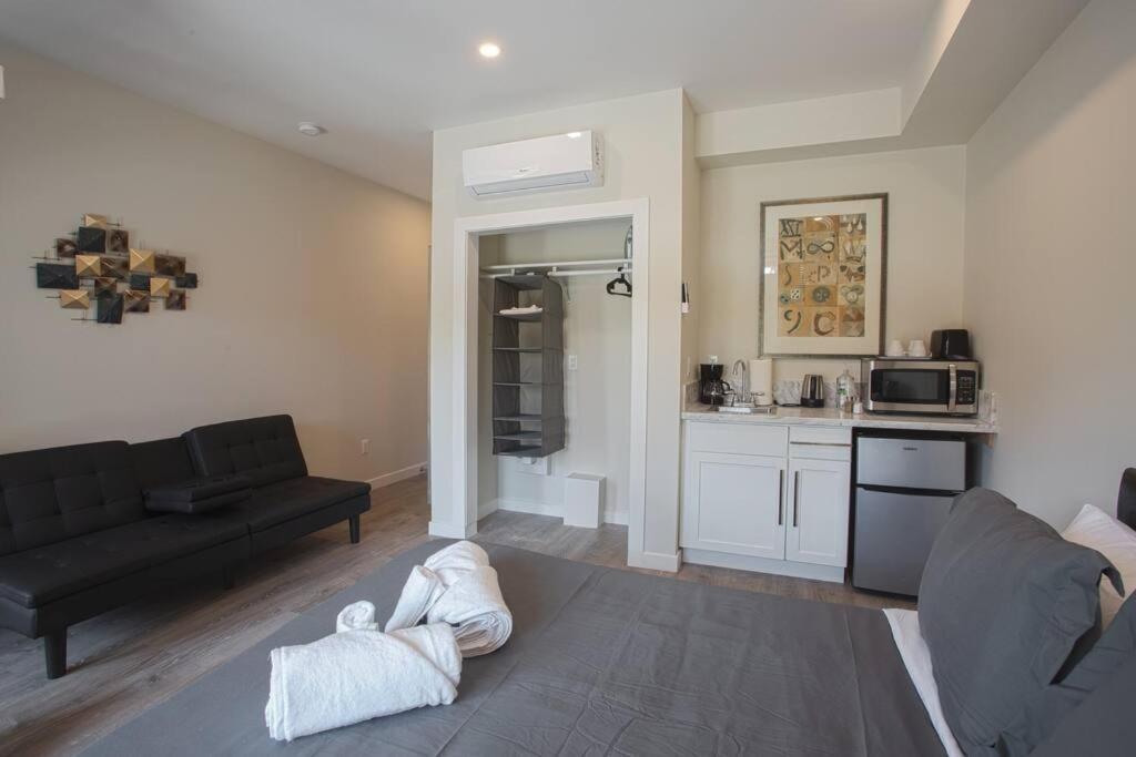 Cute Studio With Large Balcony And Great Park View San Diego Exterior photo